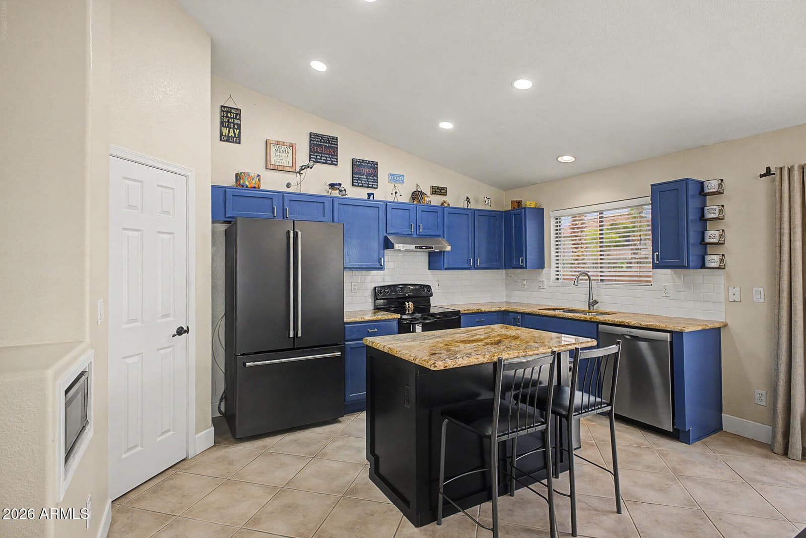 3312 E Wildhorse Drive, Gilbert, AZ 85297 — photo 9 of 28