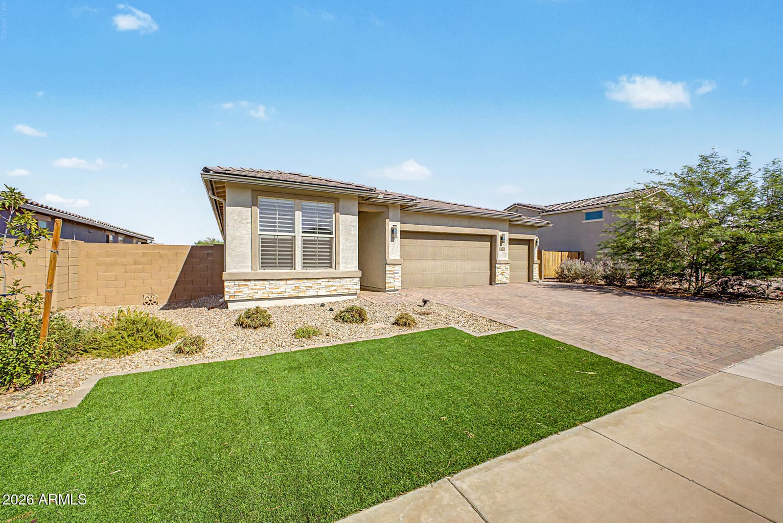 670 S Parker Lane, Casa Grande, AZ 85122 — photo 3 of 38