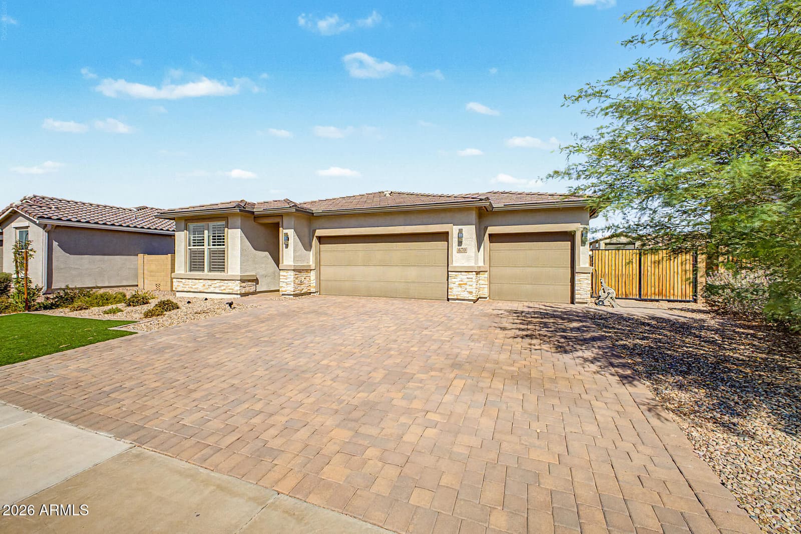 670 S Parker Lane, Casa Grande, AZ 85122 — photo 5 of 38