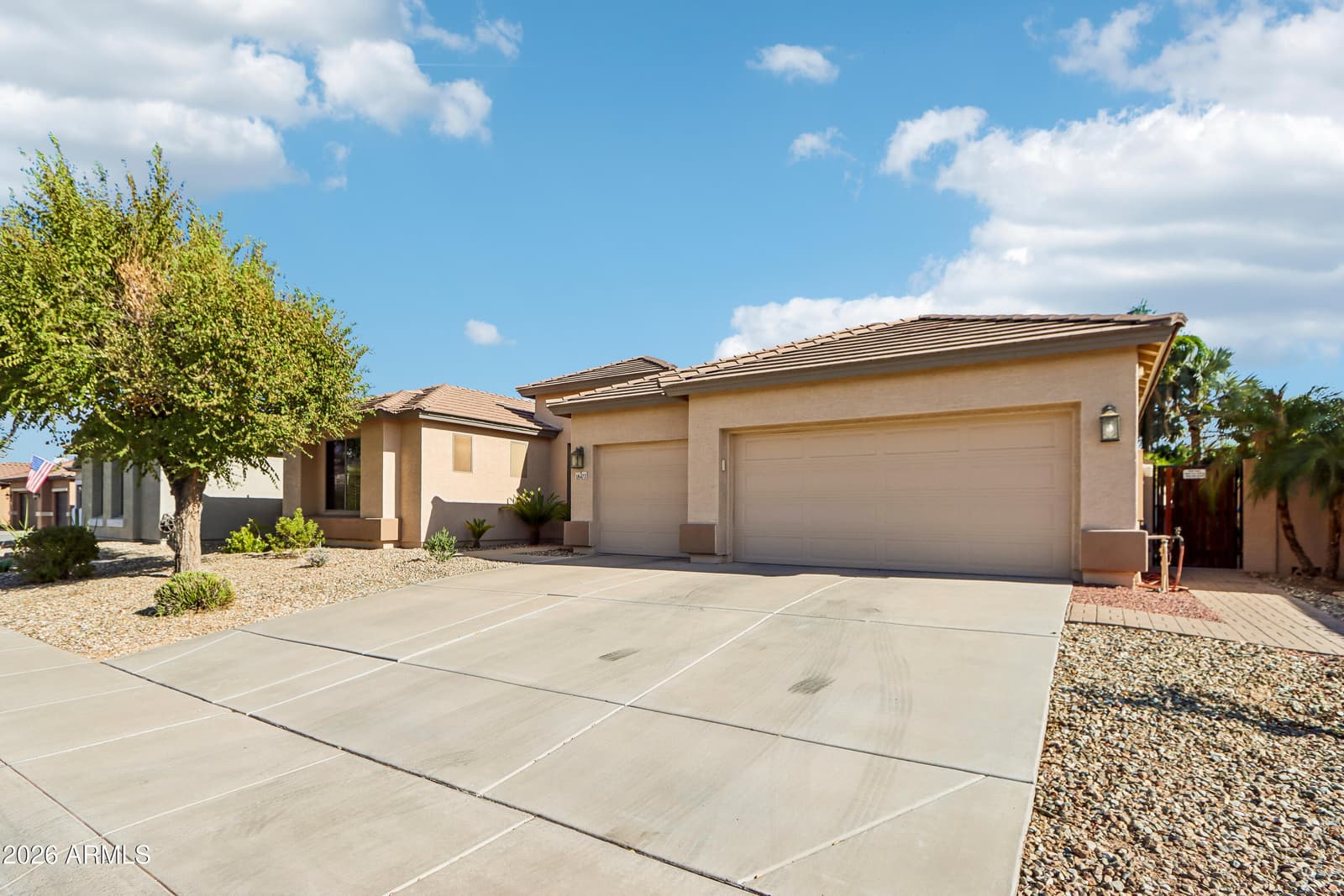 18473 W Marconi Avenue, Surprise, AZ 85388 — photo 2 of 42