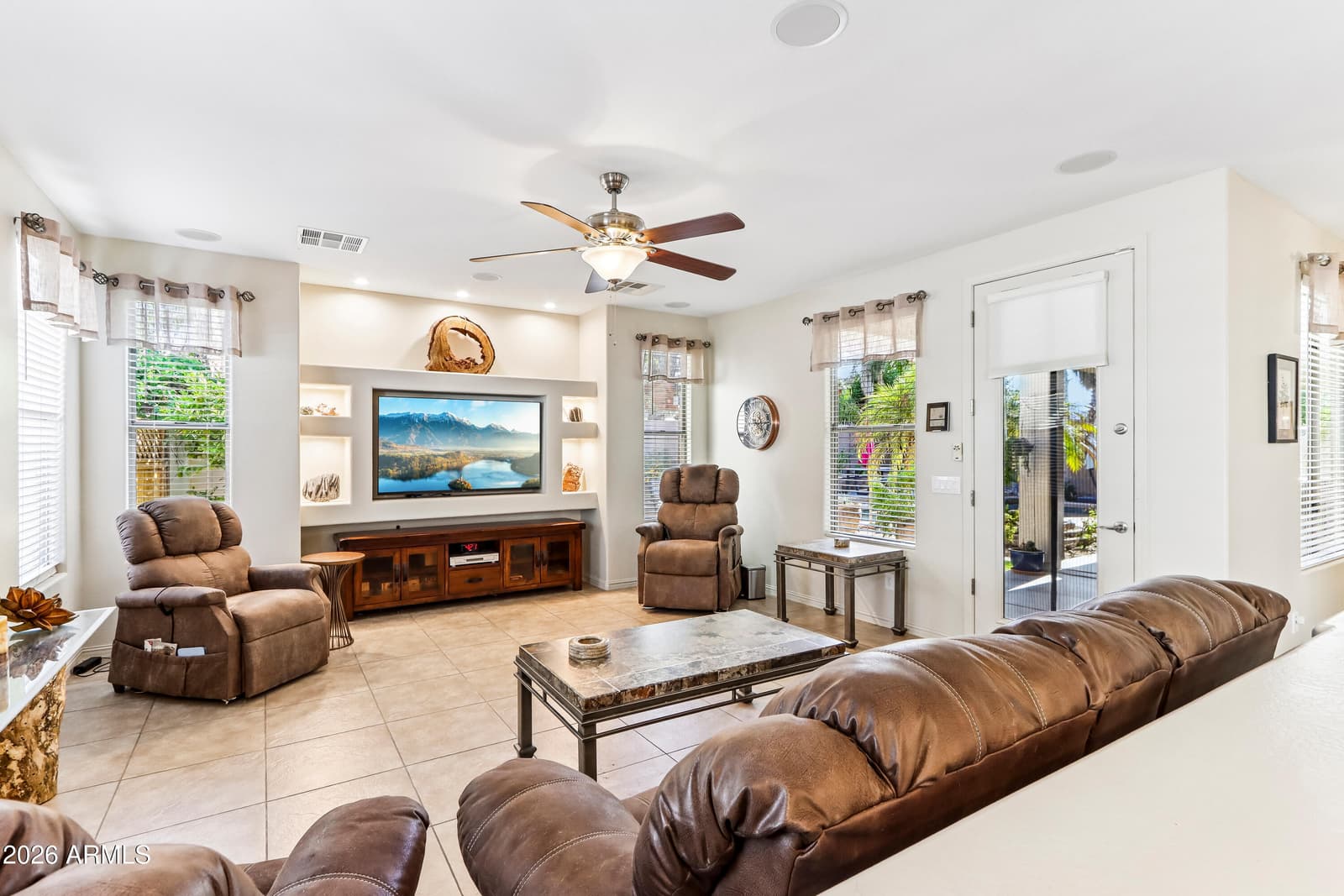 18473 W Marconi Avenue, Surprise, AZ 85388 — photo 10 of 42