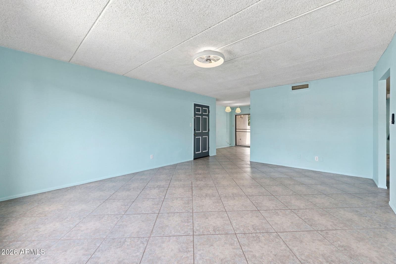 4201 E Camelback Road 31, Phoenix, AZ 85018 — photo 5 of 28