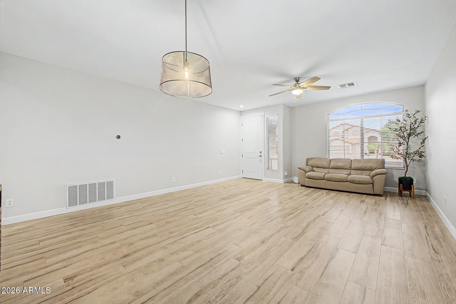 550 N Wilson Court, Chandler, AZ 85225 — photo 4 of 49