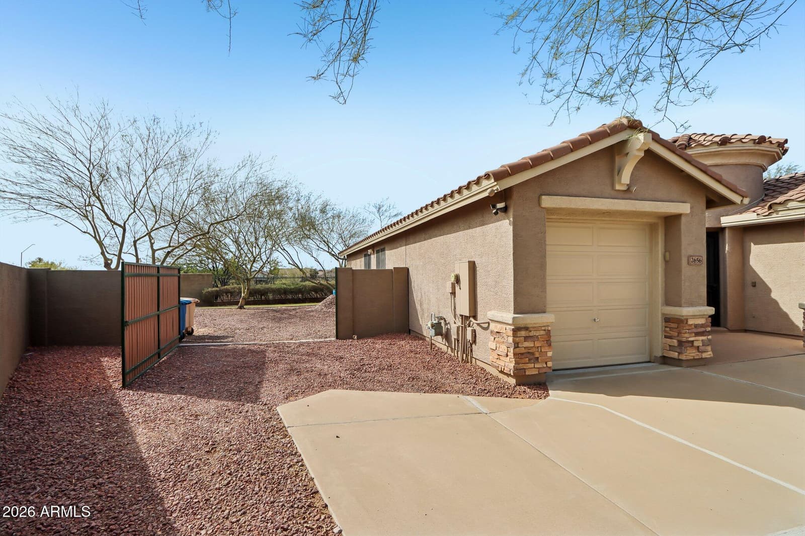 2656 W Coyote Creek Court, Phoenix, AZ 85086 — photo 8 of 57
