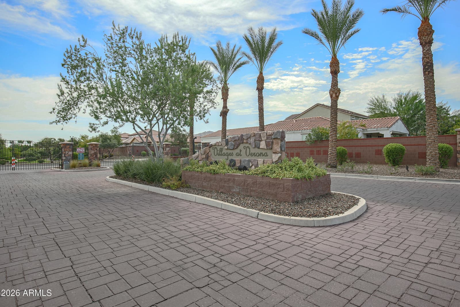 820 E Constance Way, Phoenix, AZ 85042 — photo 9 of 58