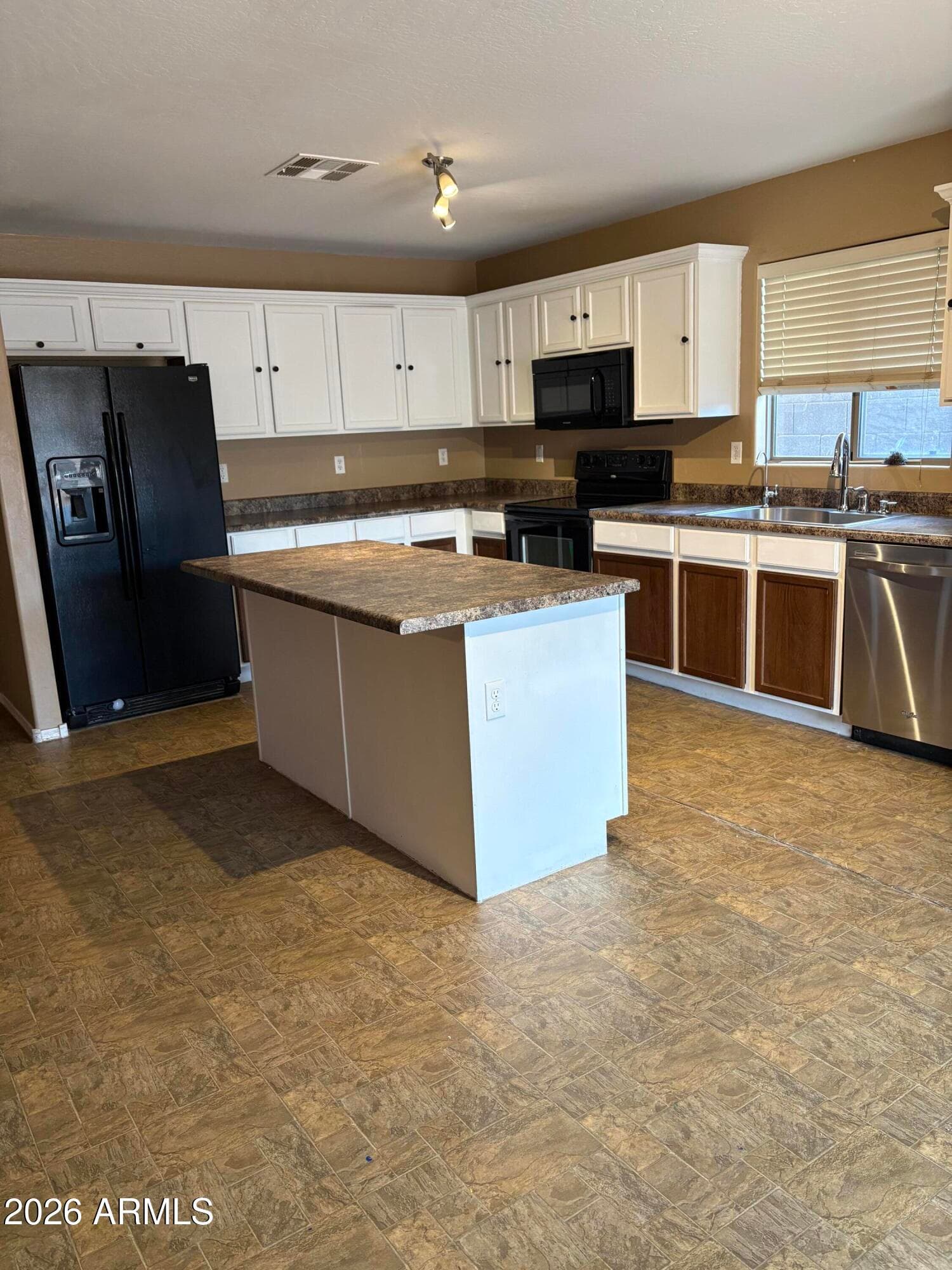 13024 E Primrose Lane, Florence, AZ 85132 — photo 10 of 43