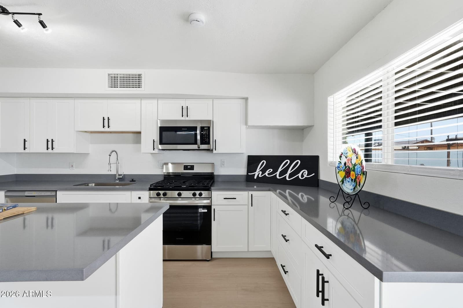 1343 W 7th Avenue, Mesa, AZ 85202 — photo 10 of 37