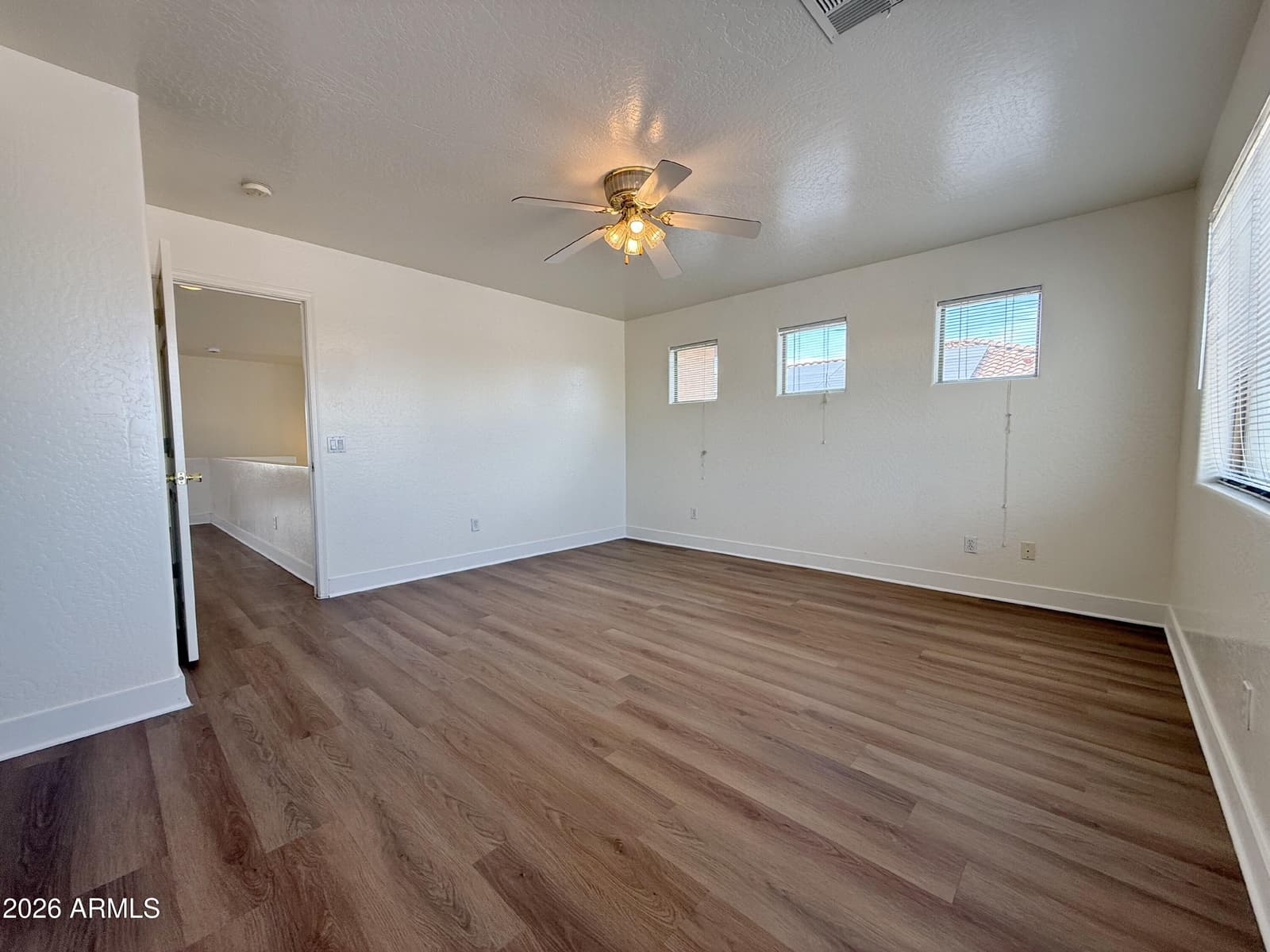 7036 N 77th Drive, Glendale, AZ 85303 — photo 8 of 20
