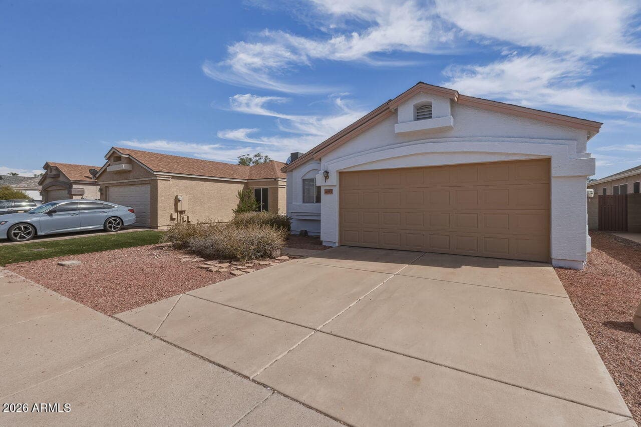 4053 W Villa Linda Drive, Glendale, AZ 85310 — photo 3 of 55