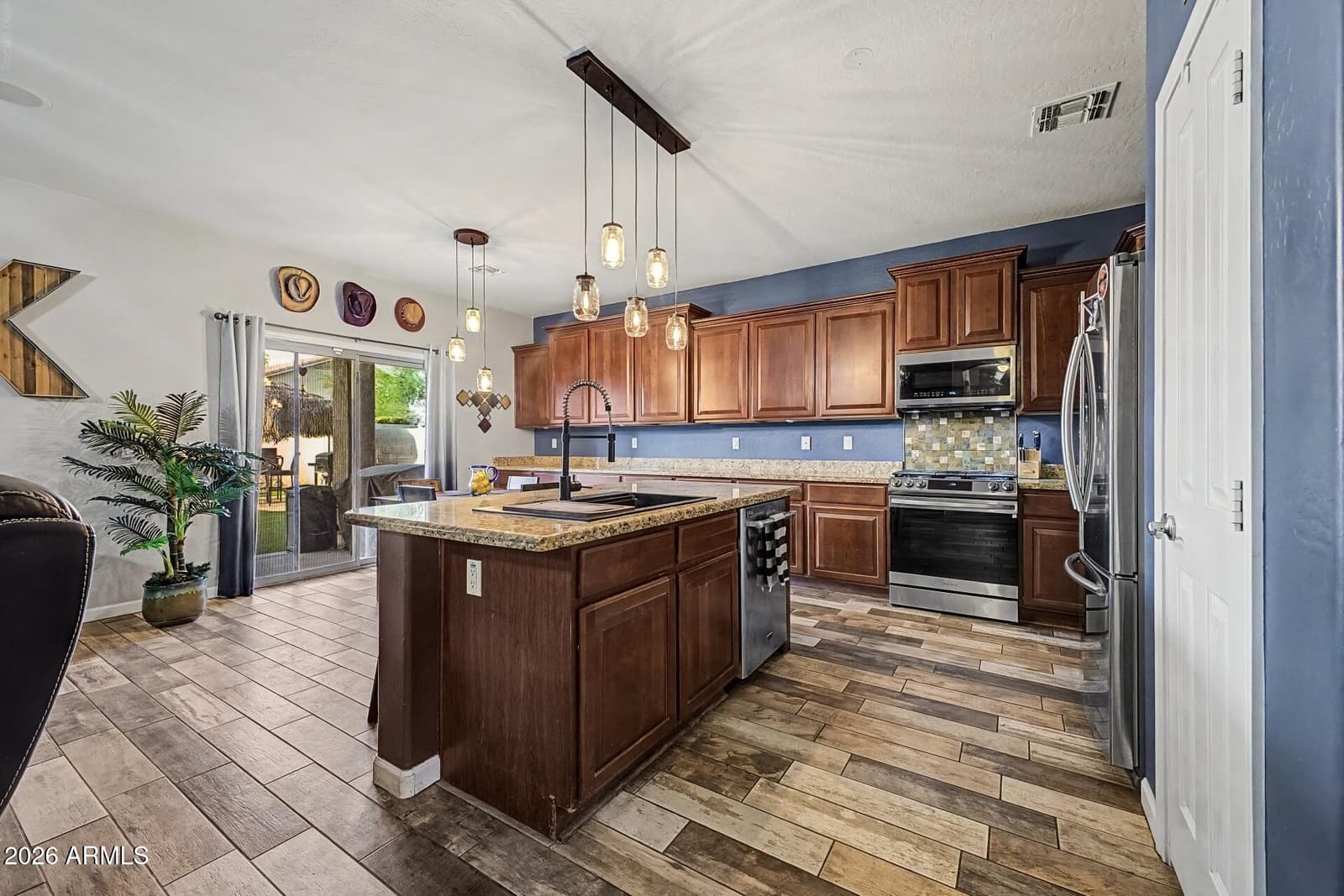 14136 W Gelding Drive, Surprise, AZ 85379 — photo 8 of 31