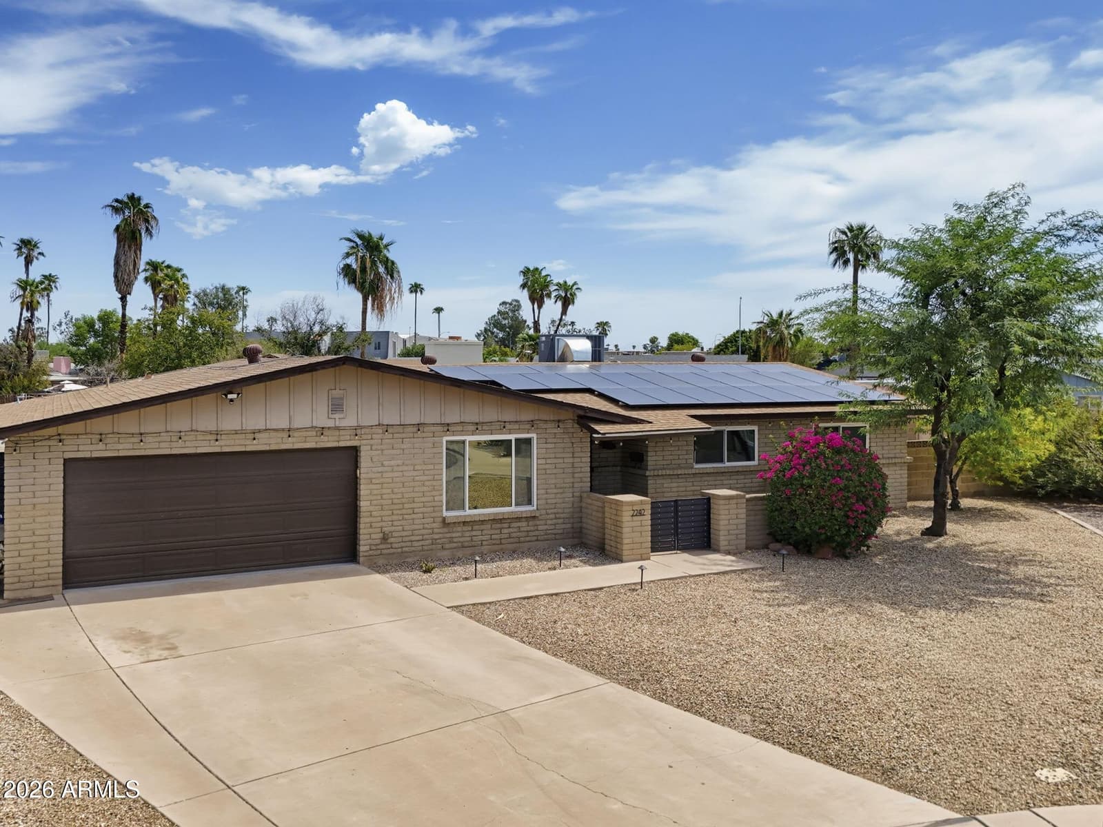 2242 W Concho Circle, Mesa, AZ 85202 — photo 6 of 65