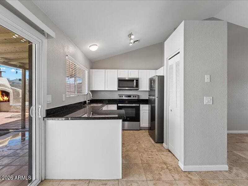 7522 W Highland Avenue, Phoenix, AZ 85033 — photo 5 of 20