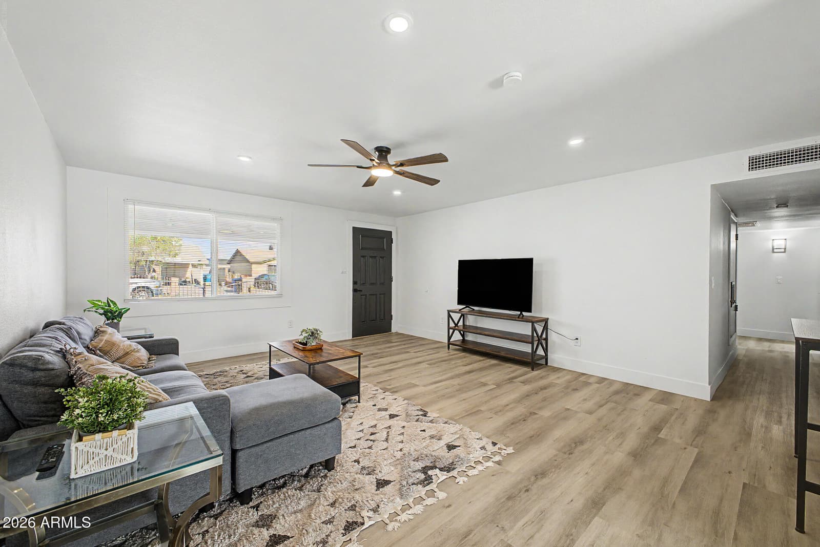1626 N 55th Drive, Phoenix, AZ 85035 — photo 10 of 30