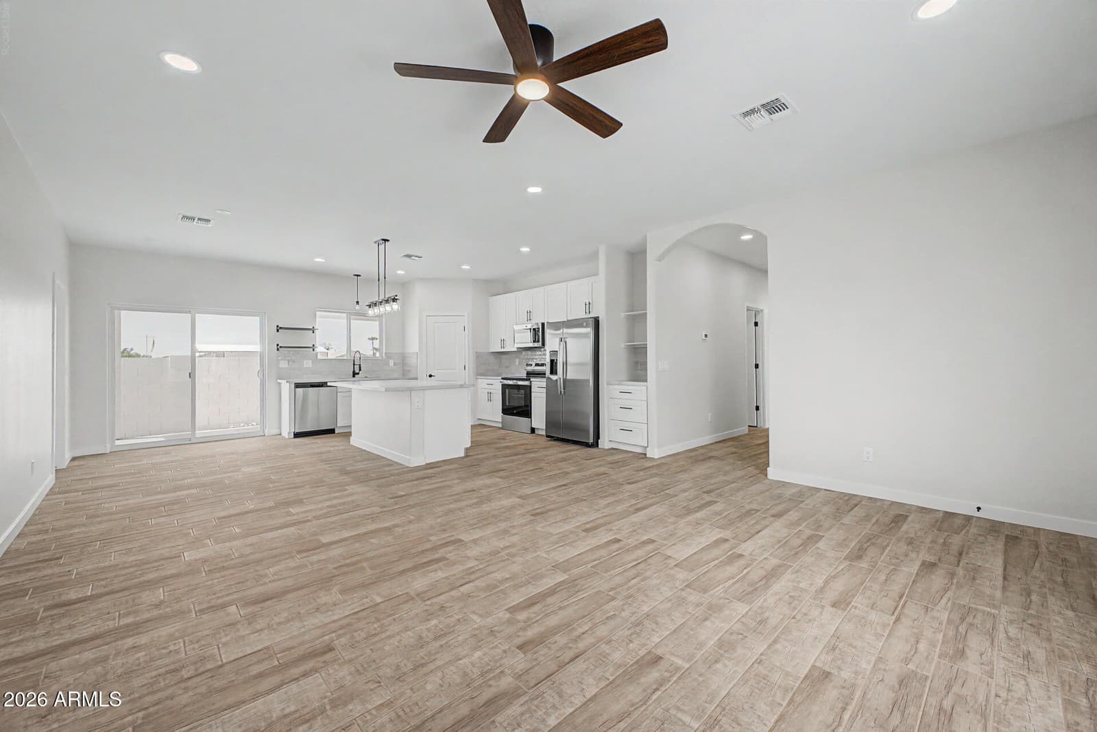 13642 S Del Rio Road, Arizona City, AZ 85123 — photo 2 of 24