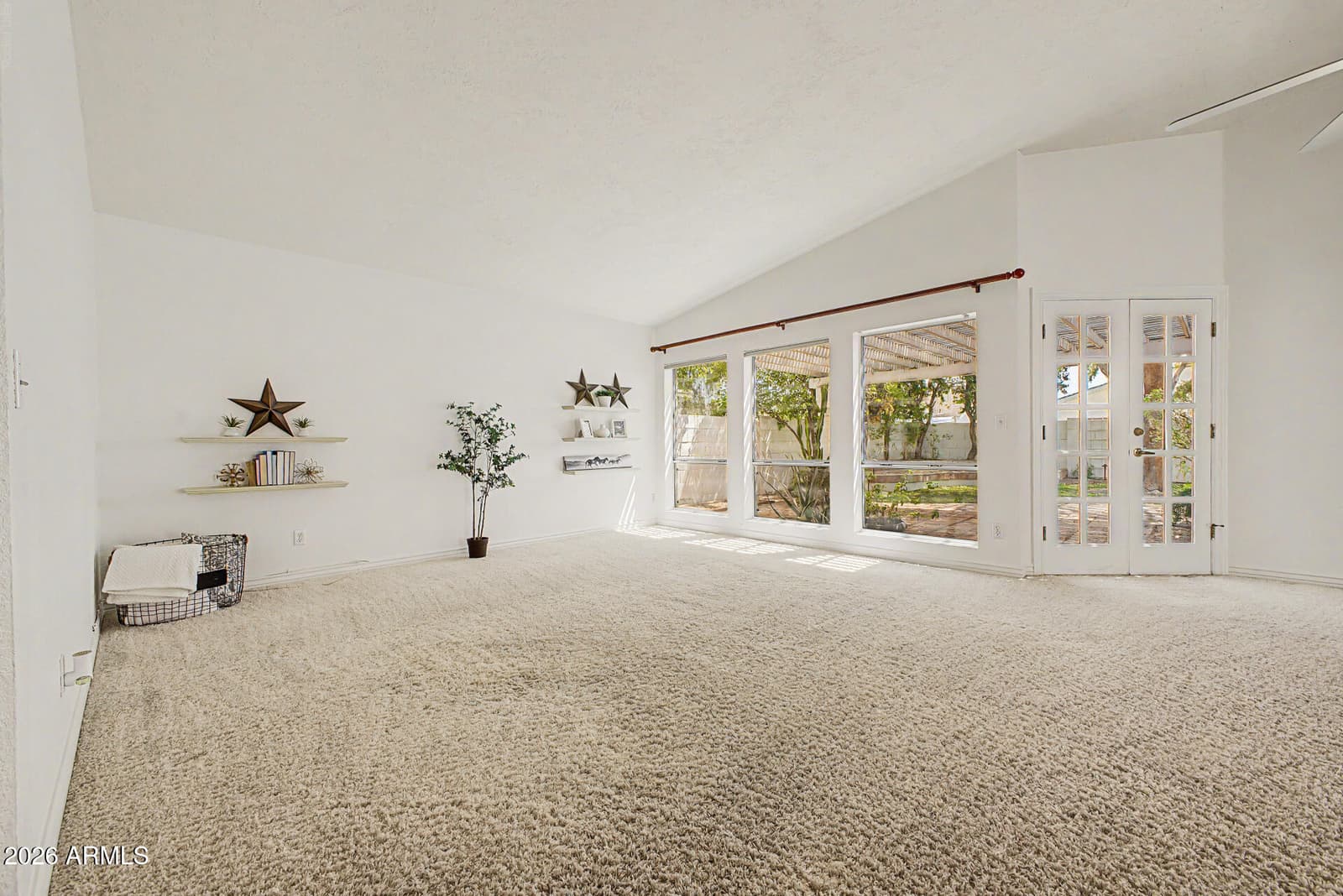 601 W Fellars Drive, Phoenix, AZ 85023 — photo 8 of 35