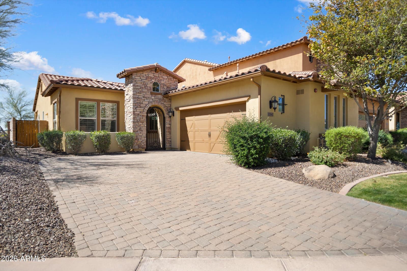 12047 W Red Hawk Drive, Peoria, AZ 85383 — photo 2 of 38