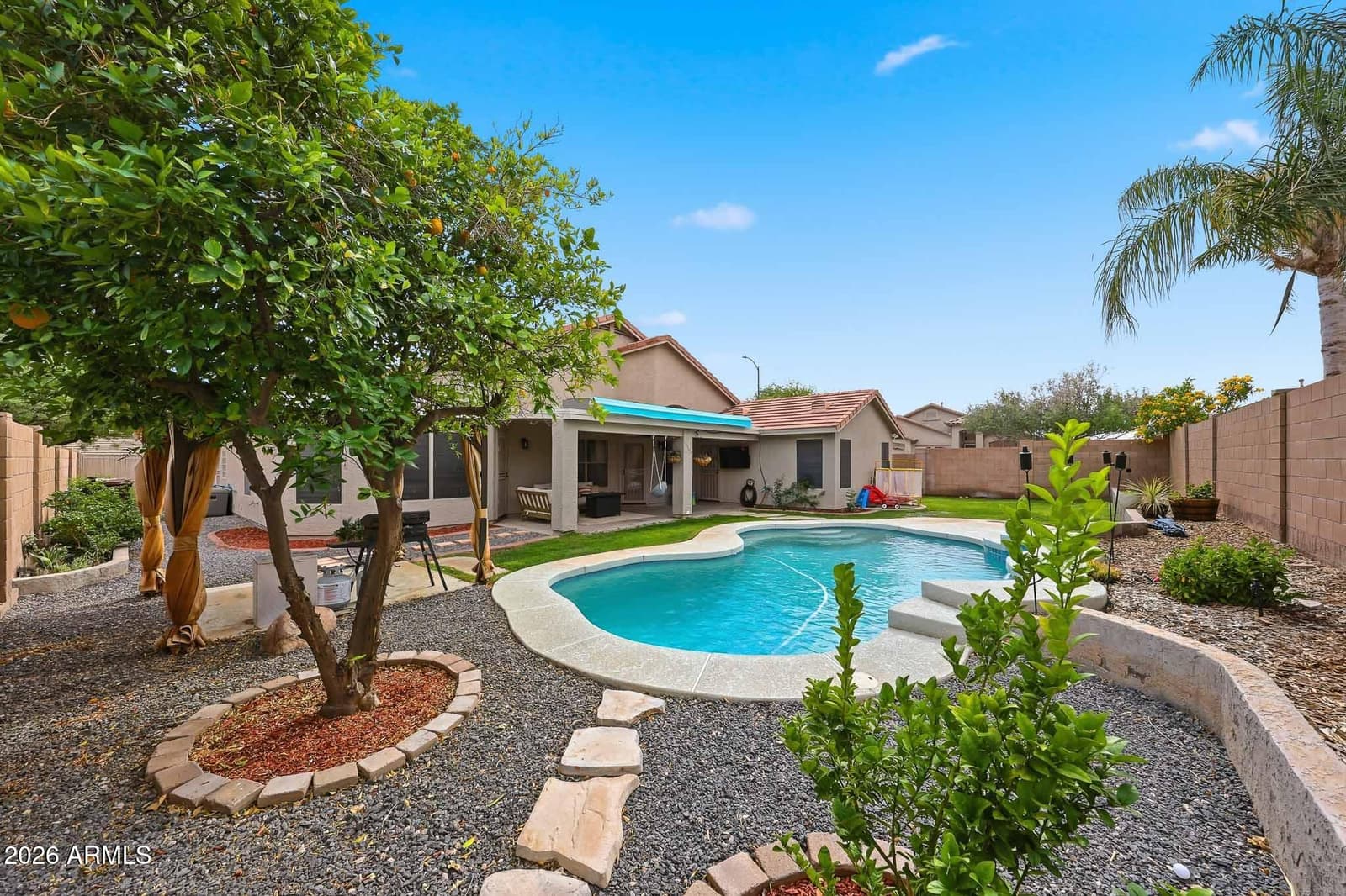 10414 W Daley Lane, Peoria, AZ 85383 — photo 13 of 34