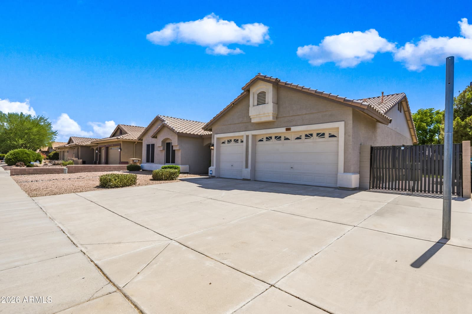 7751 W Maui Lane, Peoria, AZ 85381 — photo 2 of 30