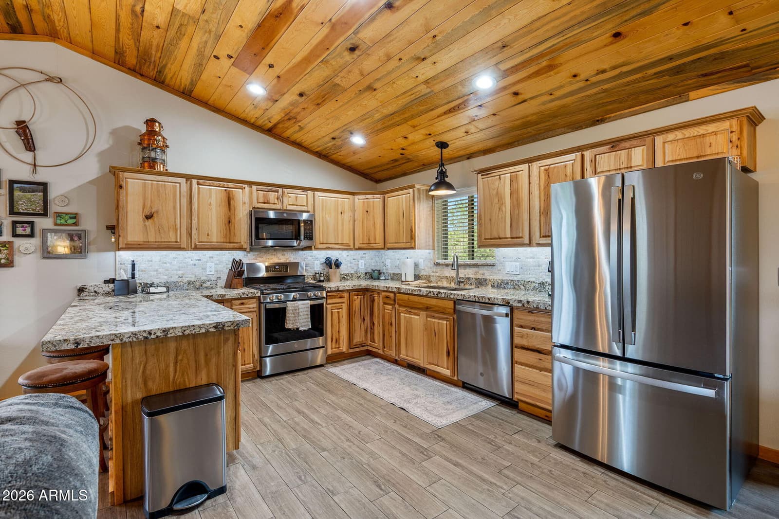 3111 Cedar Drive, Overgaard, AZ 85933 — photo 8 of 26