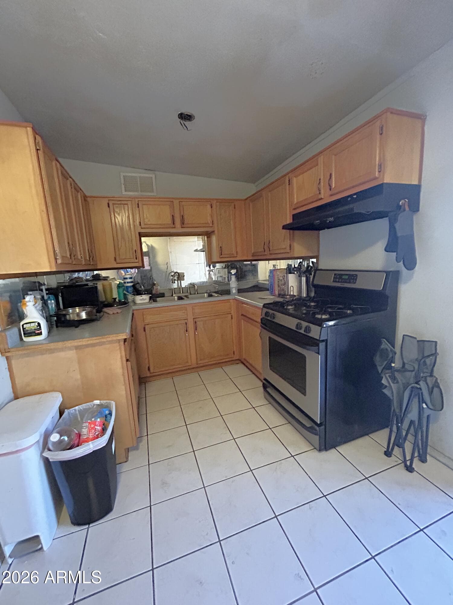 2312 E Nancy Lane, Phoenix, AZ 85042 — photo 4 of 9