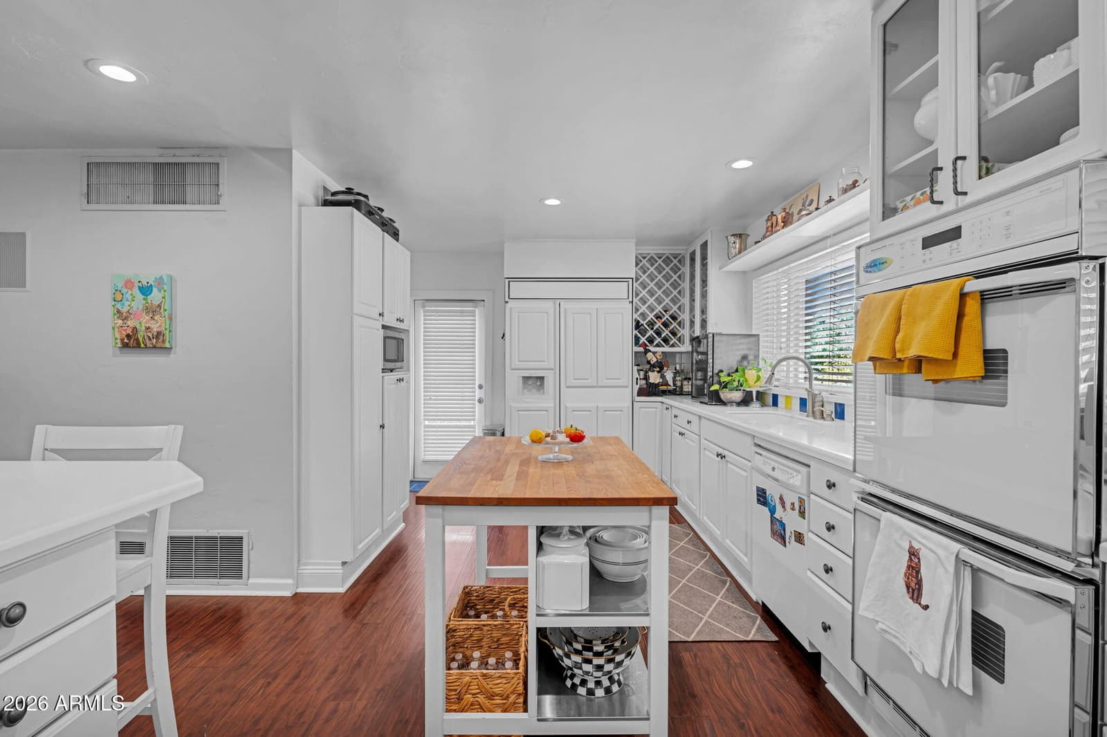 345 E Orange Drive, Phoenix, AZ 85012 — photo 12 of 37