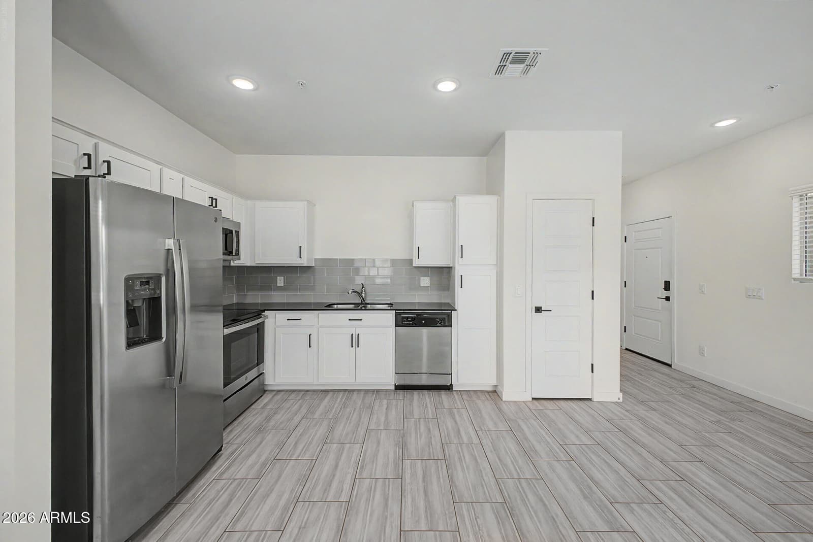 2280 W Harmont Drive, Phoenix, AZ 85021 — photo 8 of 24