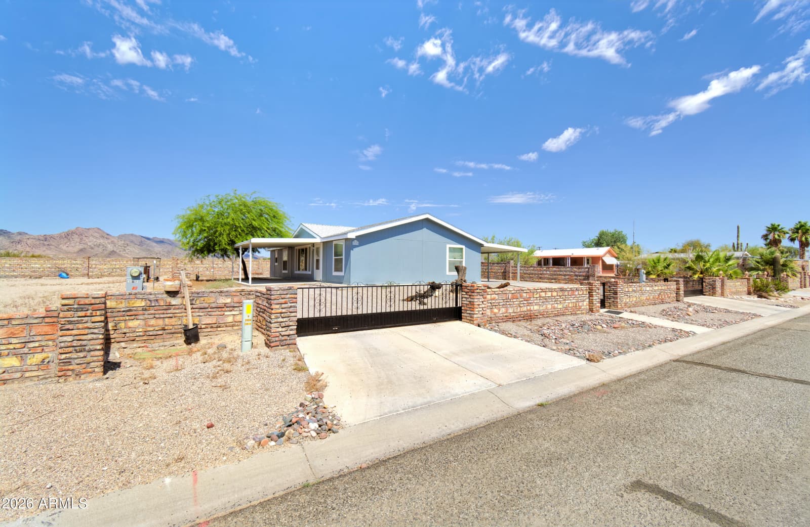 49594 Emerald Avenue, Quartzsite, AZ 85346 — photo 1 of 31