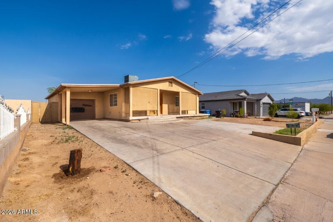 621 S 4th Street, Avondale, AZ 85323 — photo 3 of 32