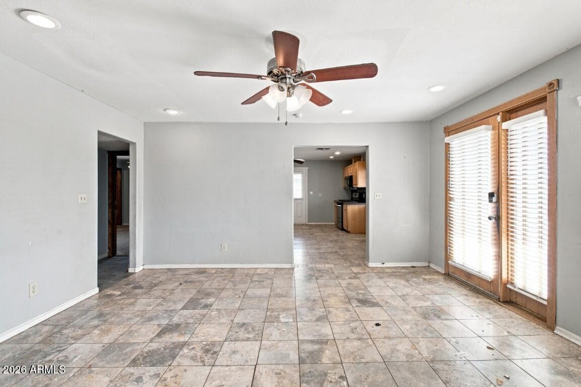 621 S 4th Street, Avondale, AZ 85323 — photo 6 of 32