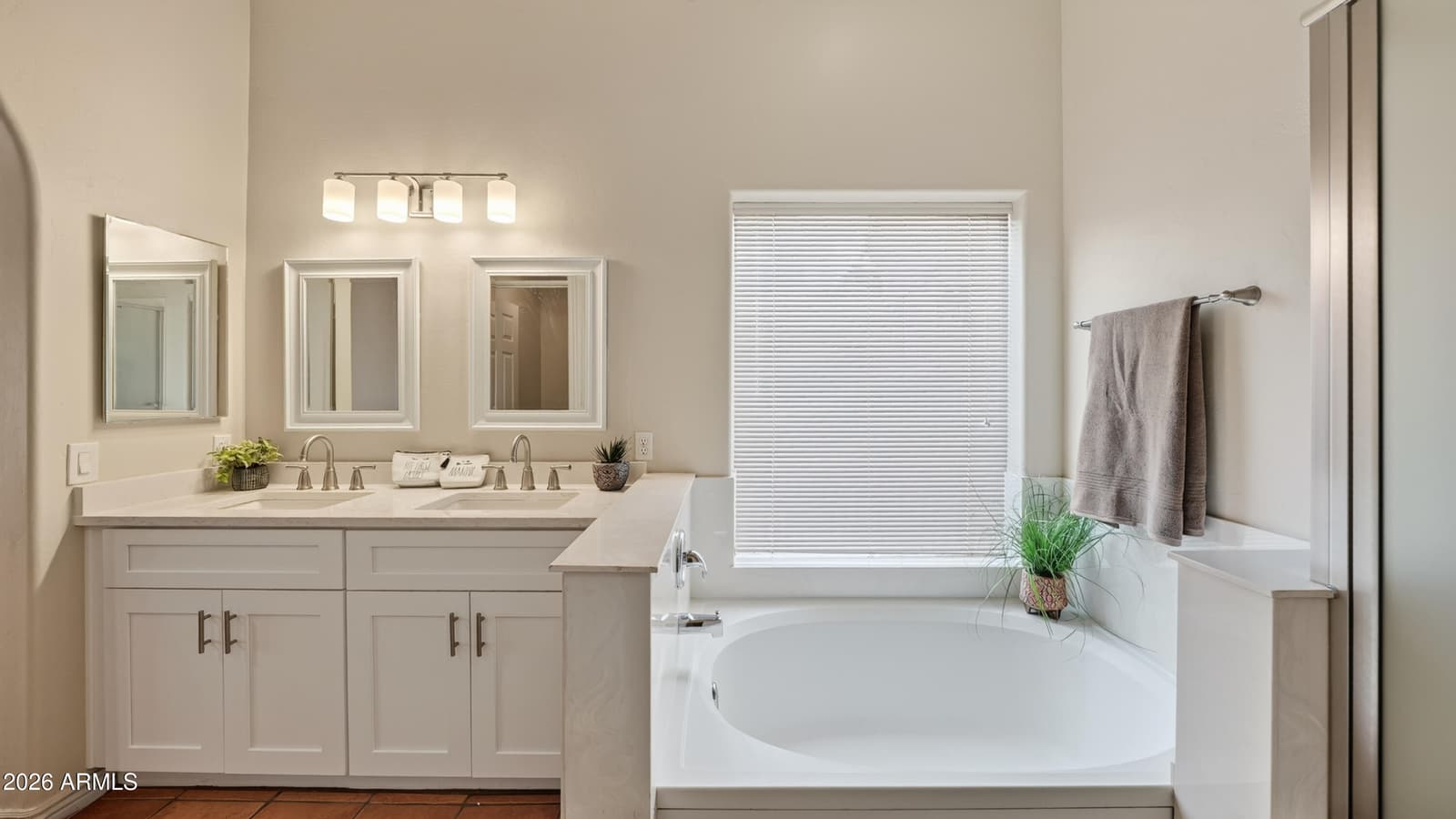 1404 Skyline Avenue, Sierra Vista, AZ 85635 — photo 3 of 30