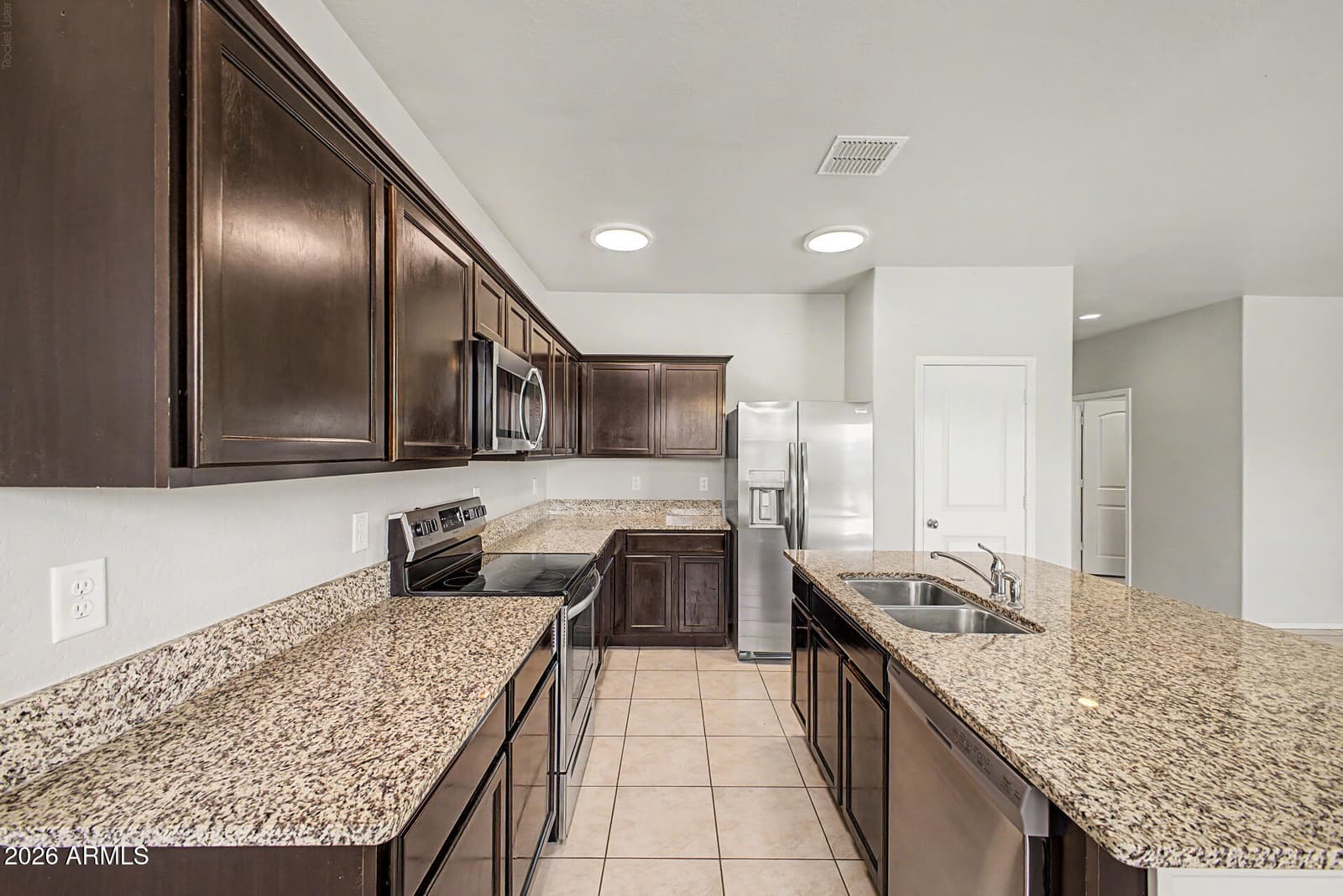 23811 W Atlanta Avenue, Buckeye, AZ 85326 — photo 13 of 47