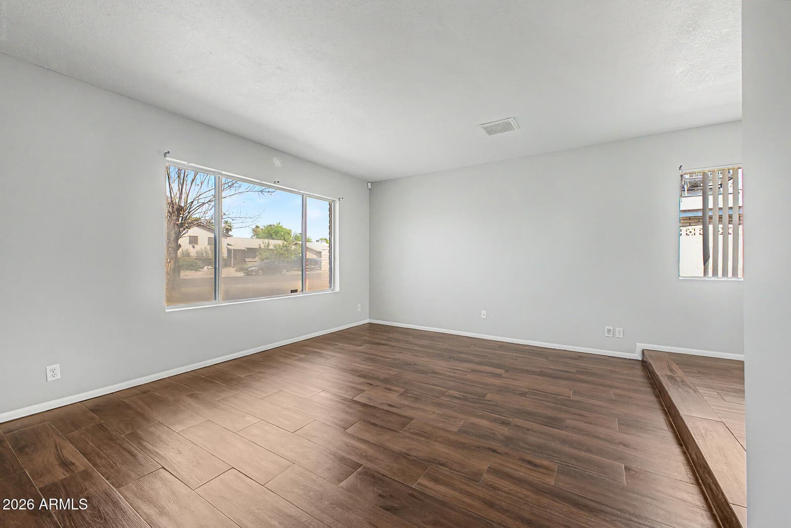 7313 N 46th Circle, Glendale, AZ 85301 — photo 9 of 35