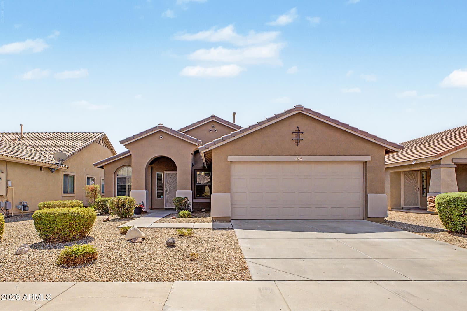 15249 W Post Drive, Surprise, AZ 85374 — photo 2 of 43