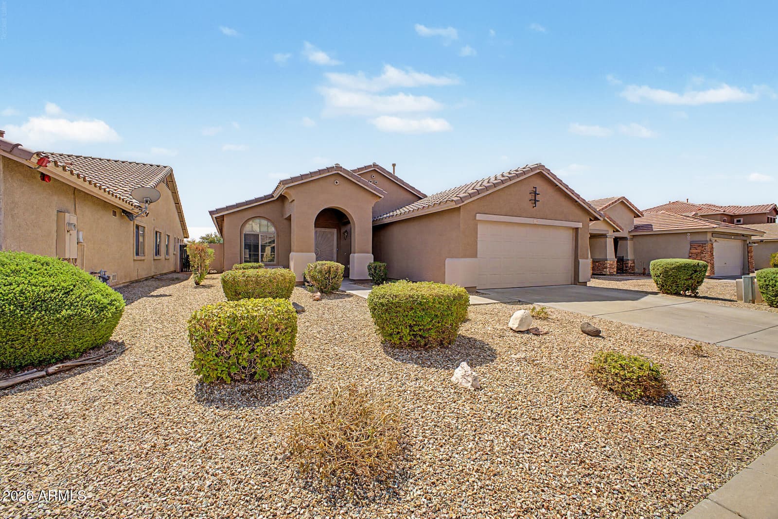 15249 W Post Drive, Surprise, AZ 85374 — photo 3 of 43