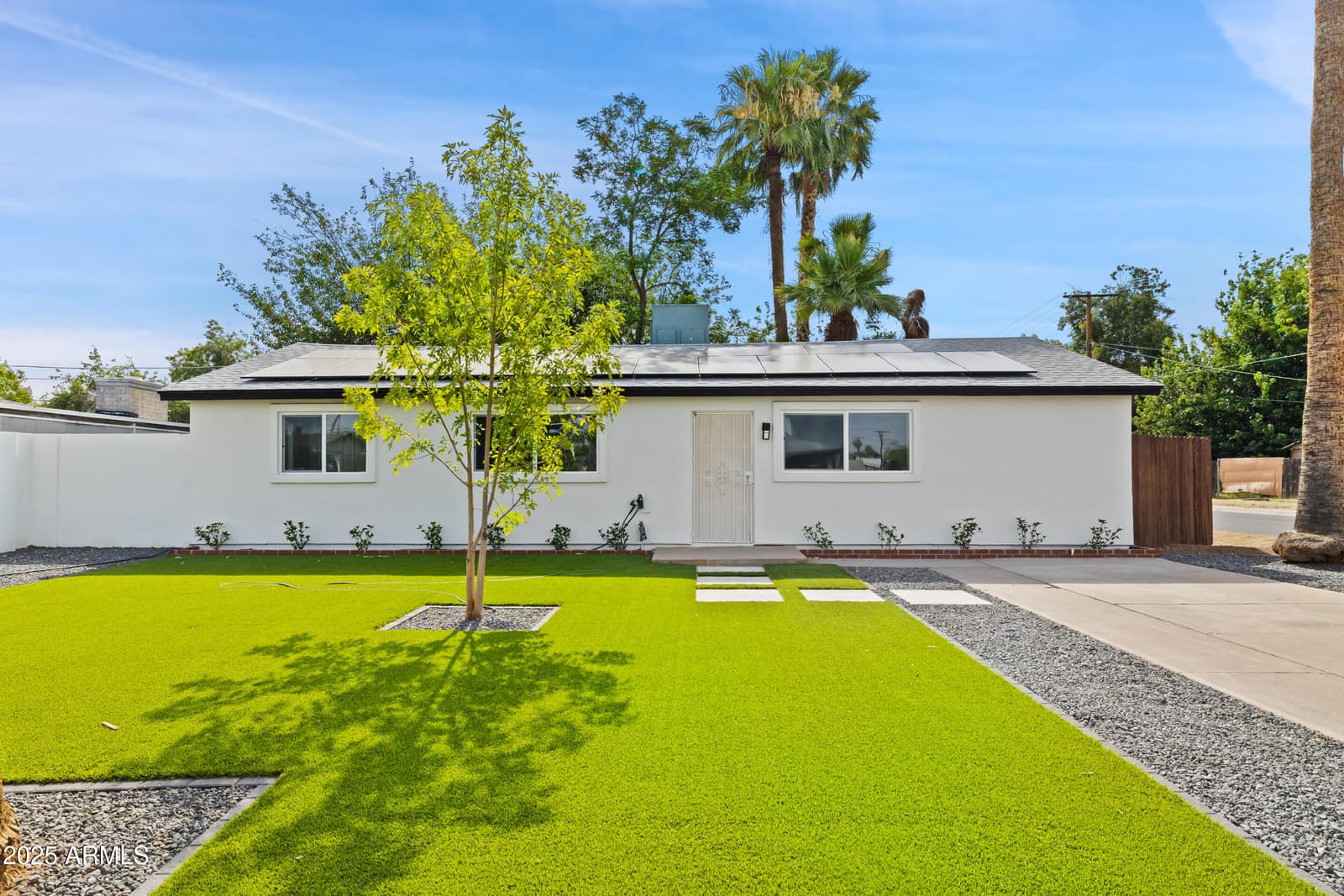 2201 N 29th Place, Phoenix, AZ 85008 — photo 1 of 37