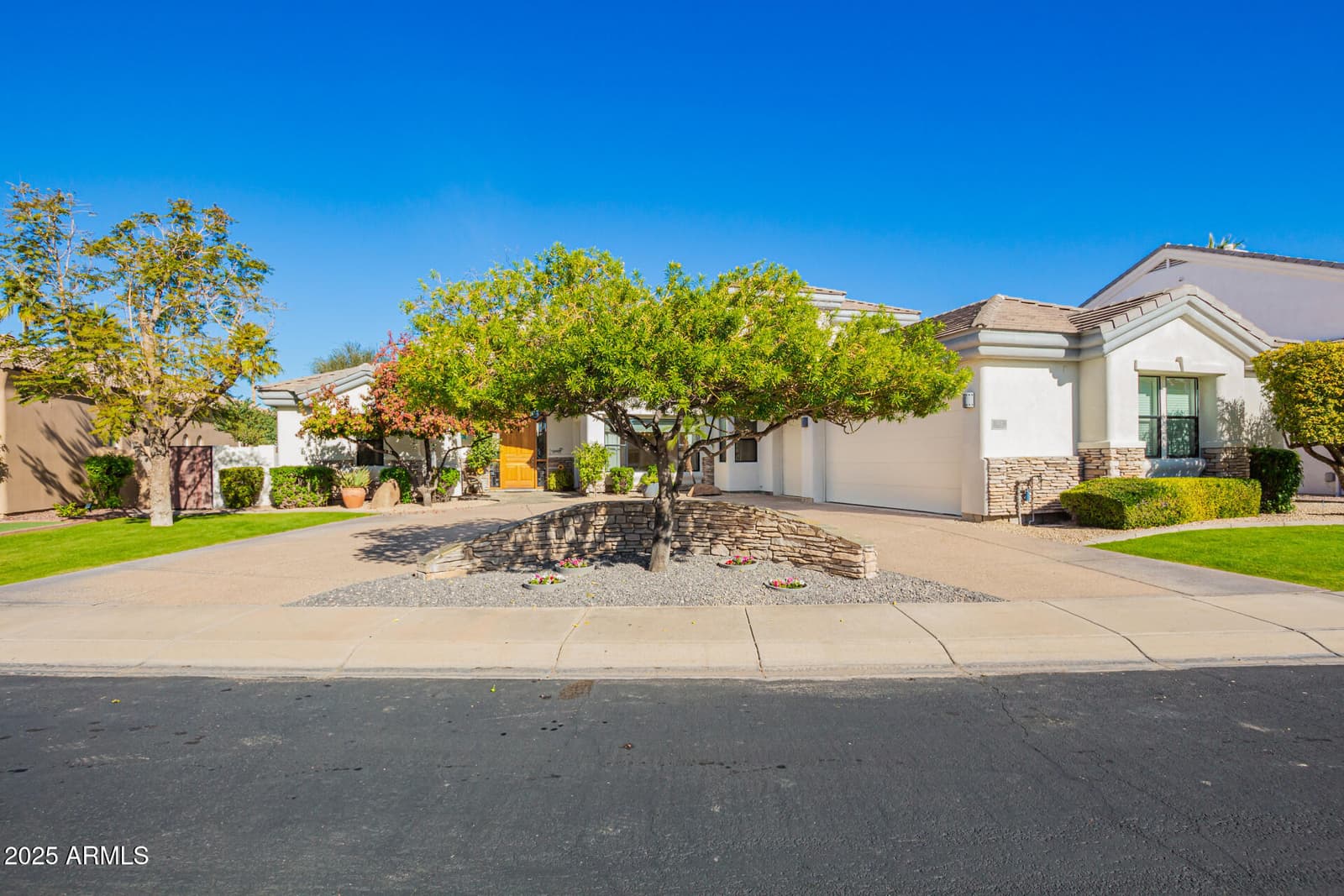 652 W Aster Court, Chandler, AZ 85248 — photo 2 of 78