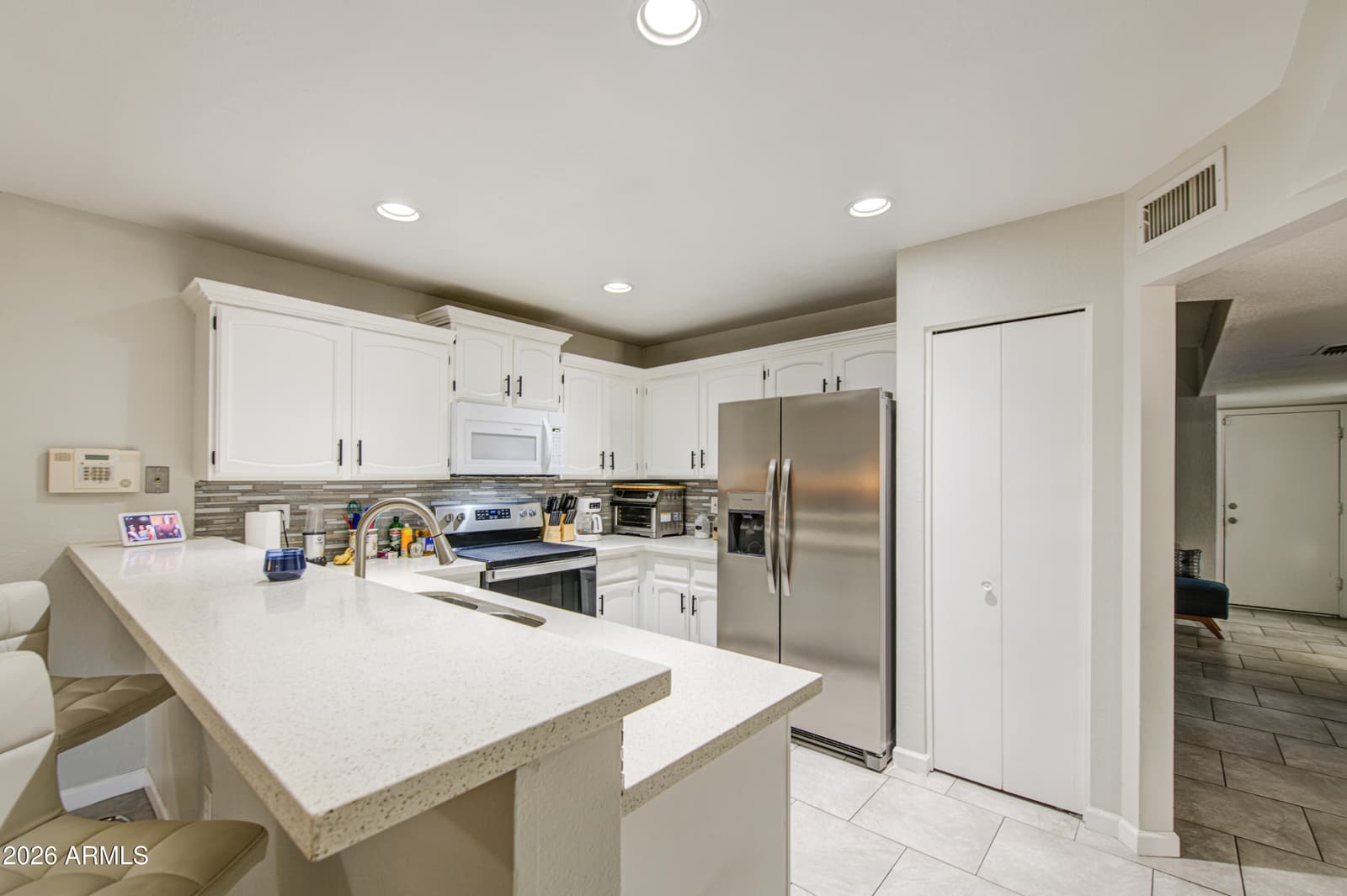10025 W Sells Drive, Phoenix, AZ 85037 — photo 5 of 25