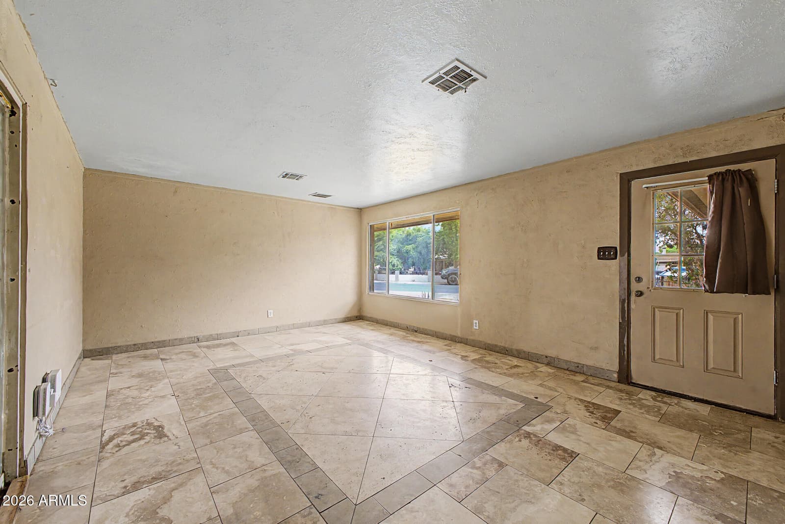 4146 N 56th Drive, Phoenix, AZ 85031 — photo 2 of 23