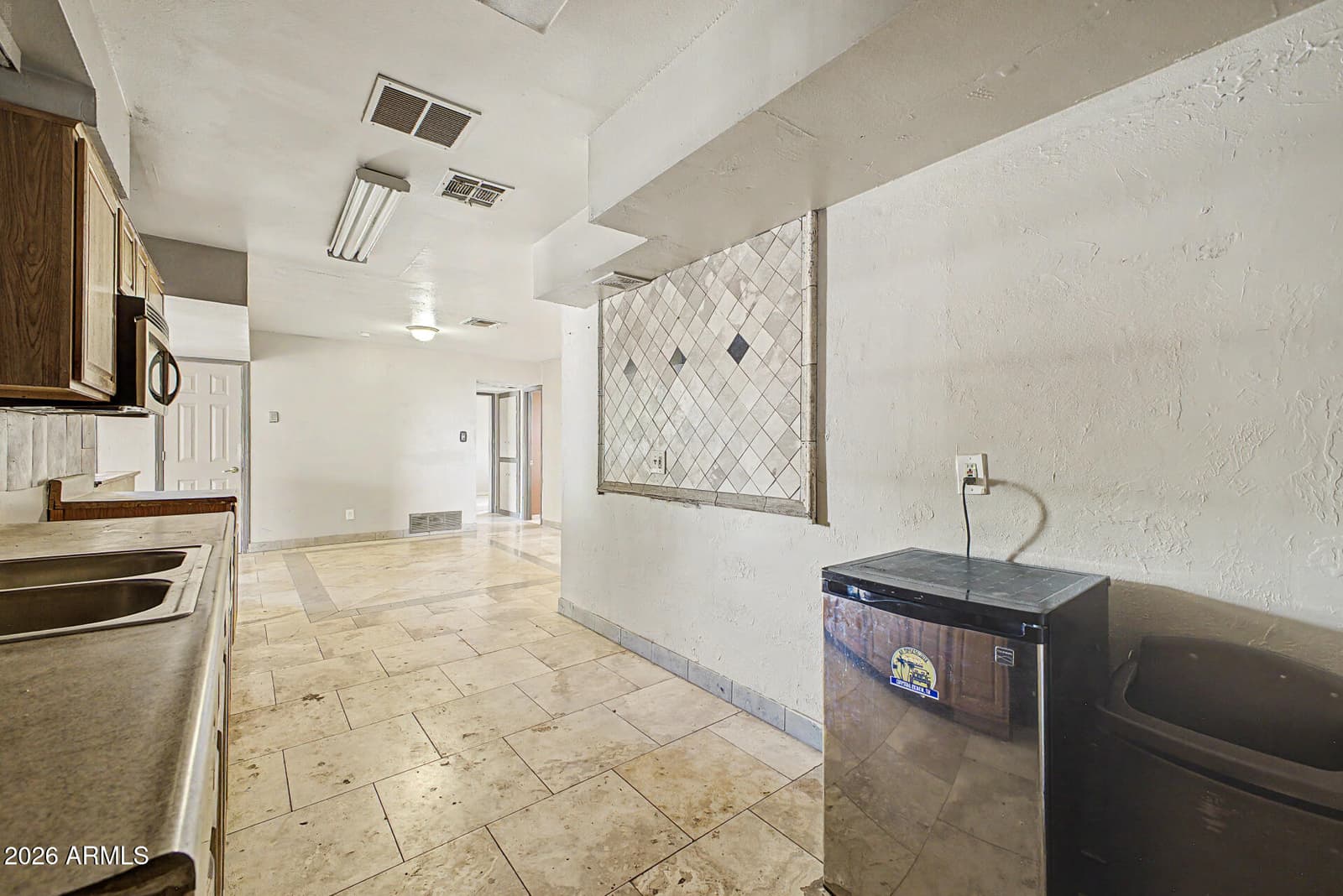 4146 N 56th Drive, Phoenix, AZ 85031 — photo 5 of 23