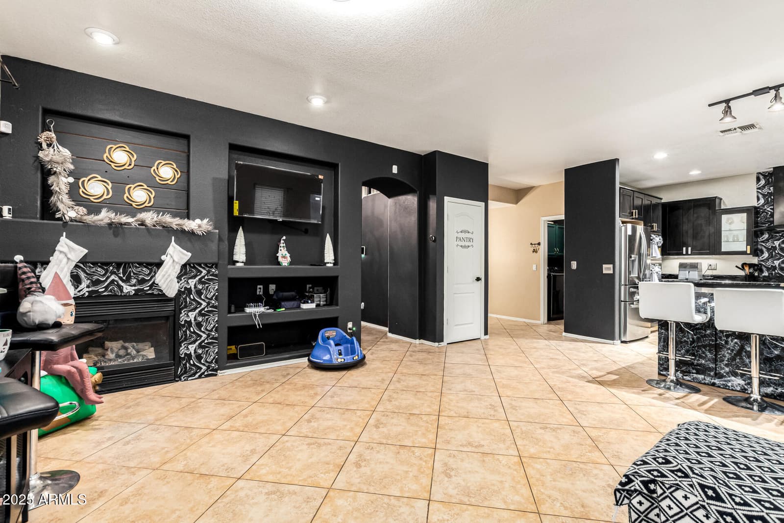 1643 E Wildhorse Place, Chandler, AZ 85286 — photo 6 of 33