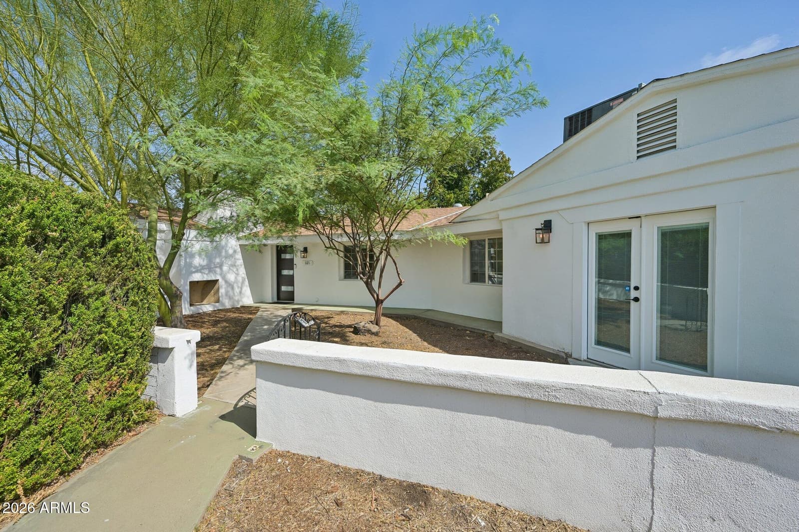 1121 W Bethany Home Road, Phoenix, AZ 85013 — photo 5 of 44