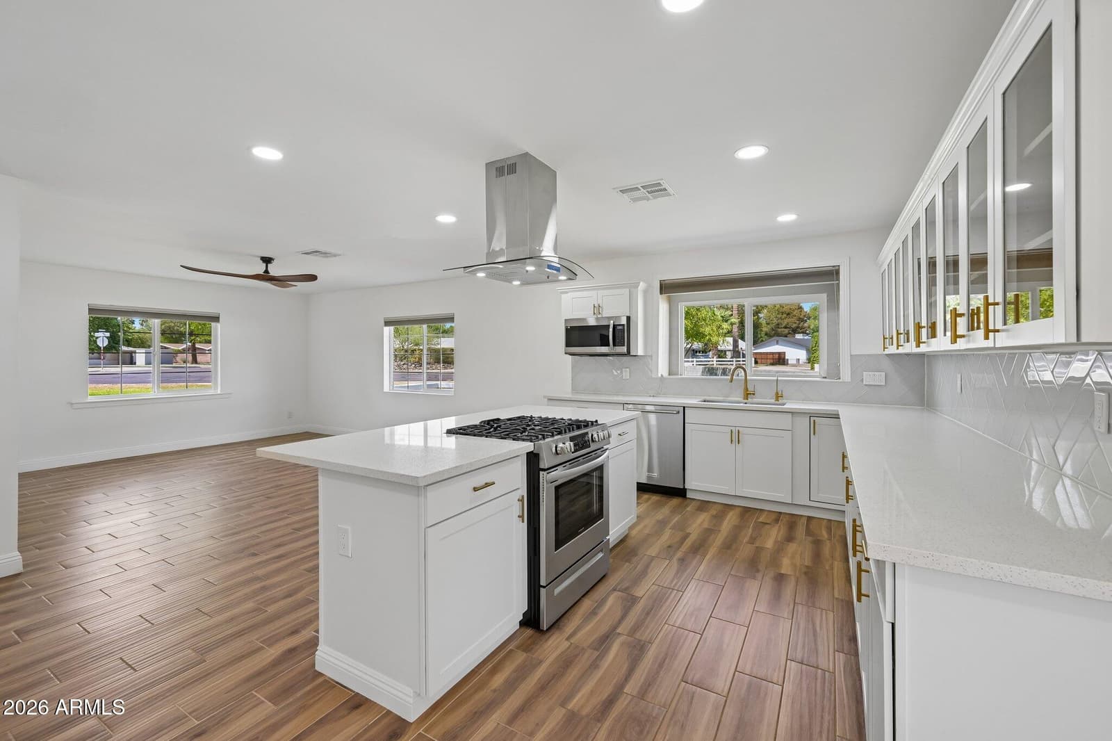 1121 W Bethany Home Road, Phoenix, AZ 85013 — photo 13 of 44