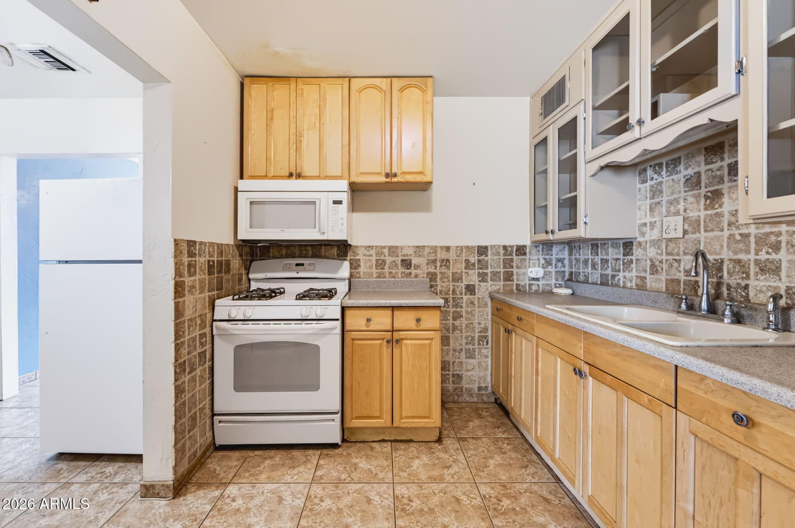 2040 E Whitton Avenue, Phoenix, AZ 85016 — photo 8 of 33