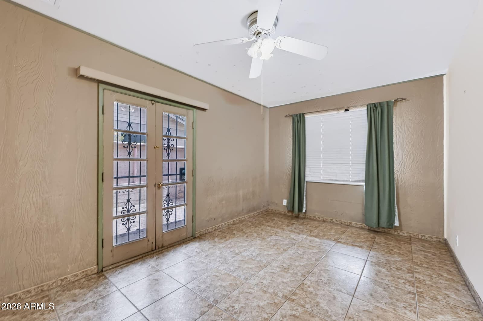 2040 E Whitton Avenue, Phoenix, AZ 85016 — photo 12 of 33