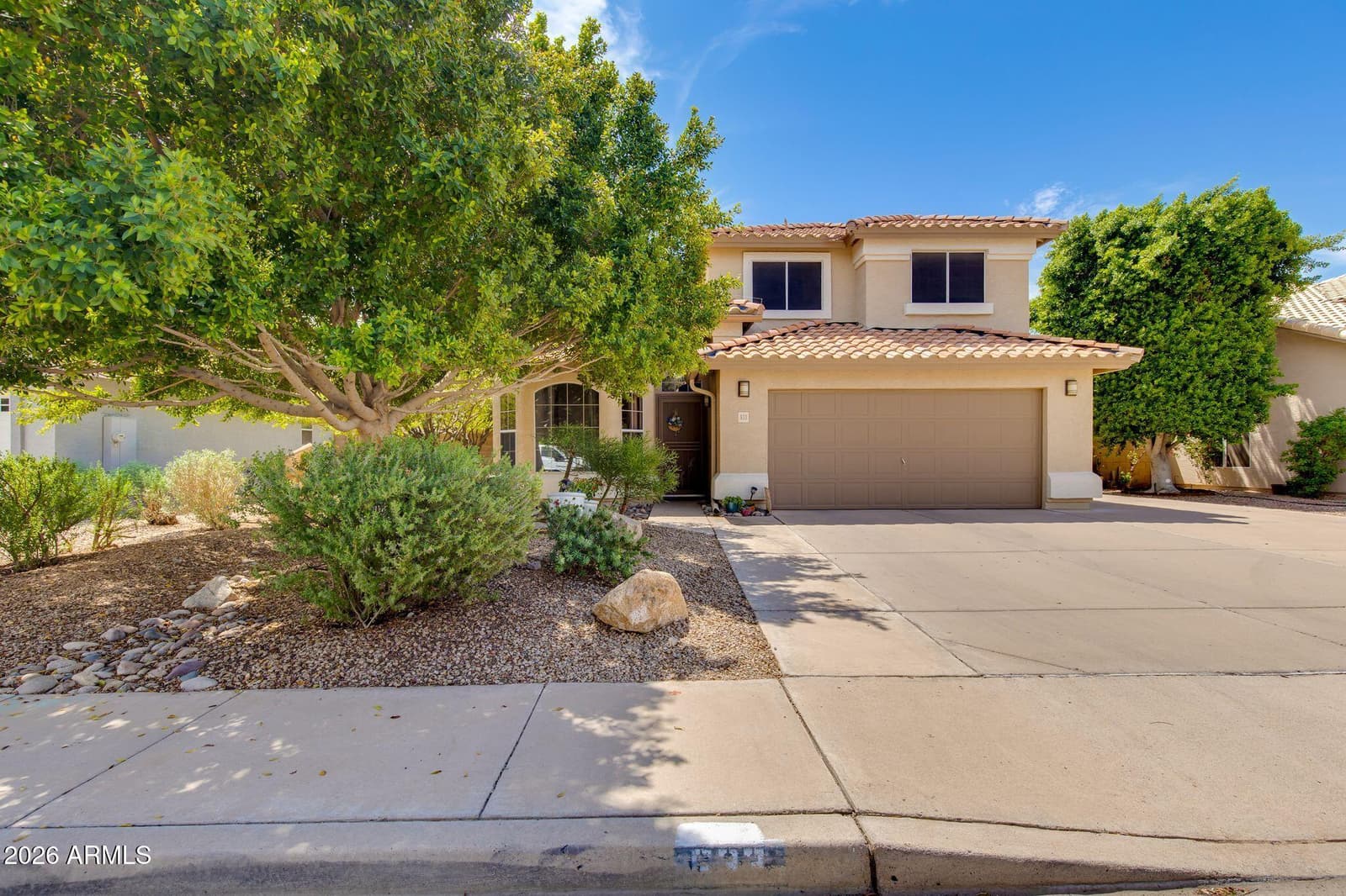 633 W Nopal Avenue, Mesa, AZ 85210 — photo 1 of 28