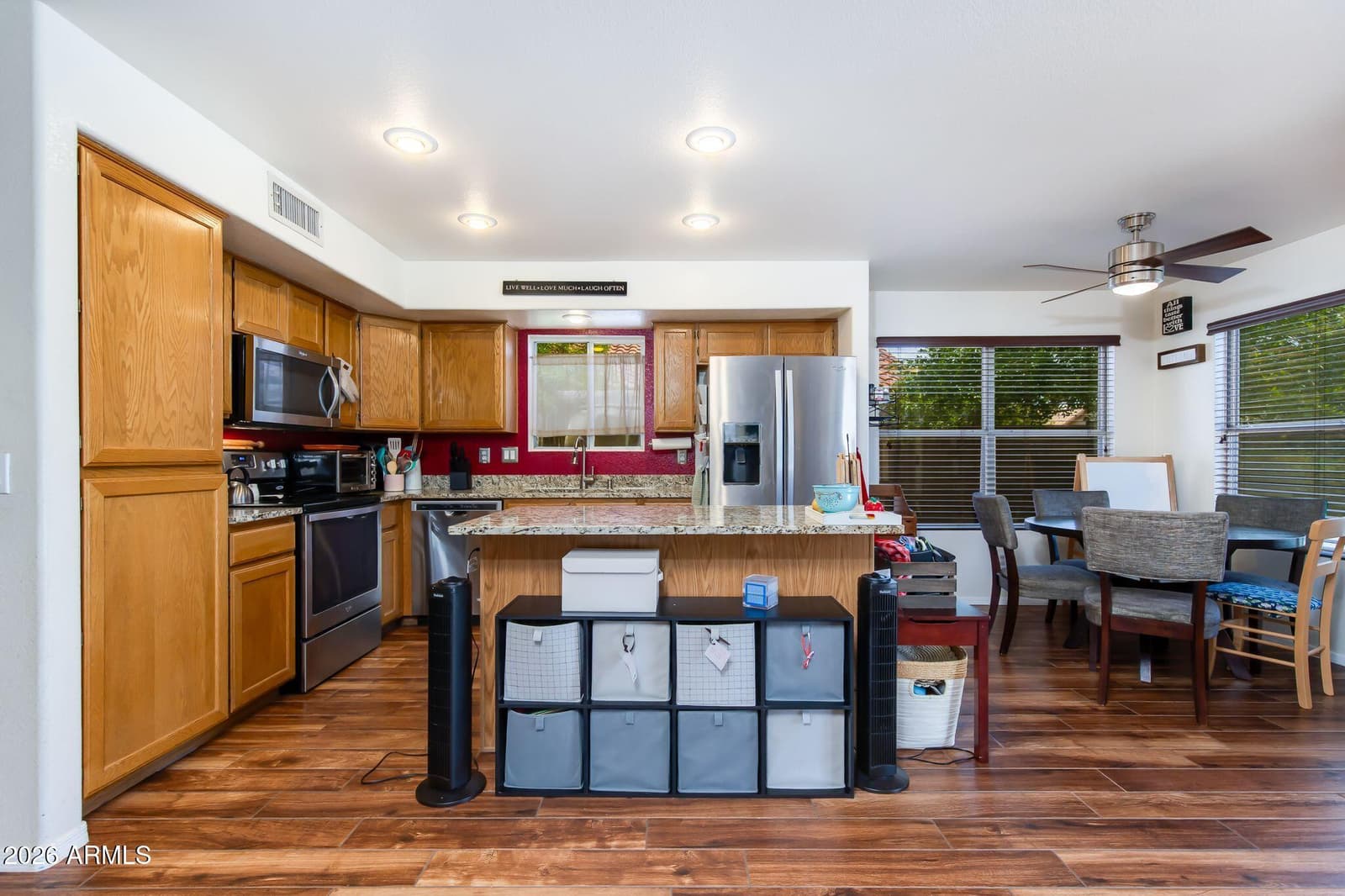 633 W Nopal Avenue, Mesa, AZ 85210 — photo 8 of 28