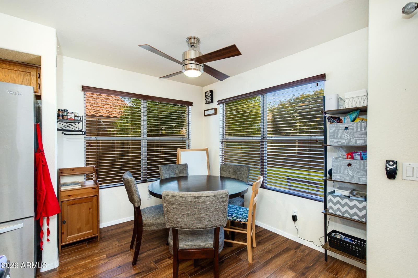 633 W Nopal Avenue, Mesa, AZ 85210 — photo 10 of 28