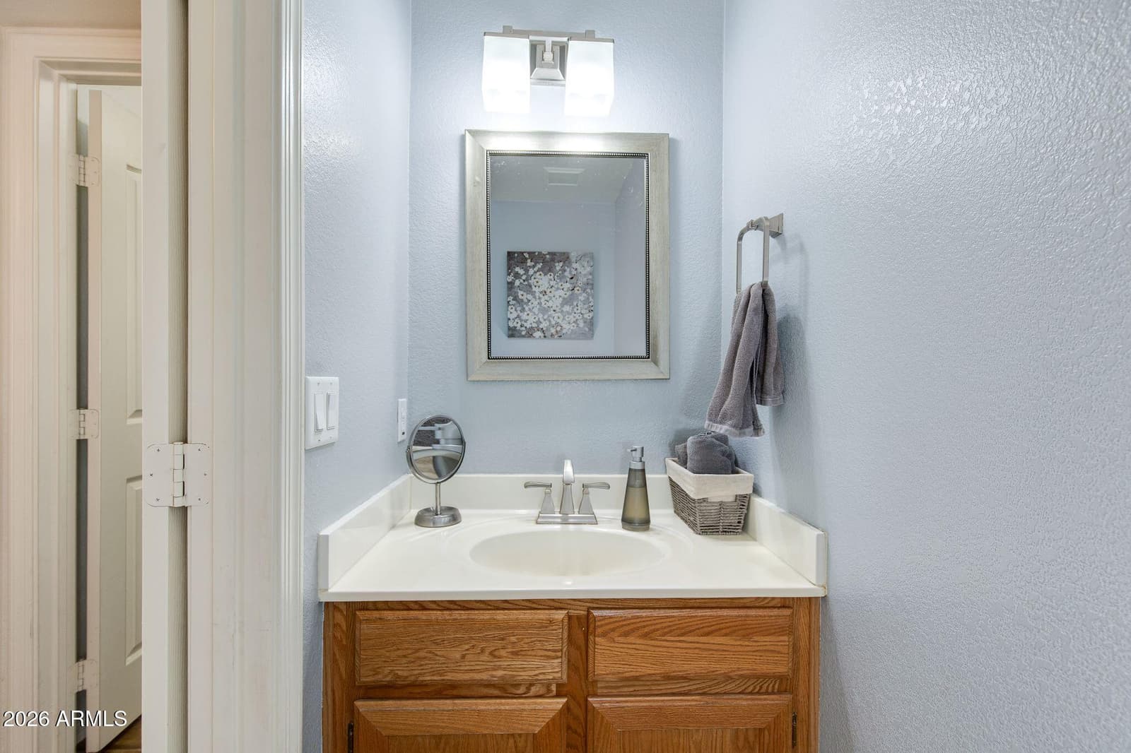 633 W Nopal Avenue, Mesa, AZ 85210 — photo 11 of 28