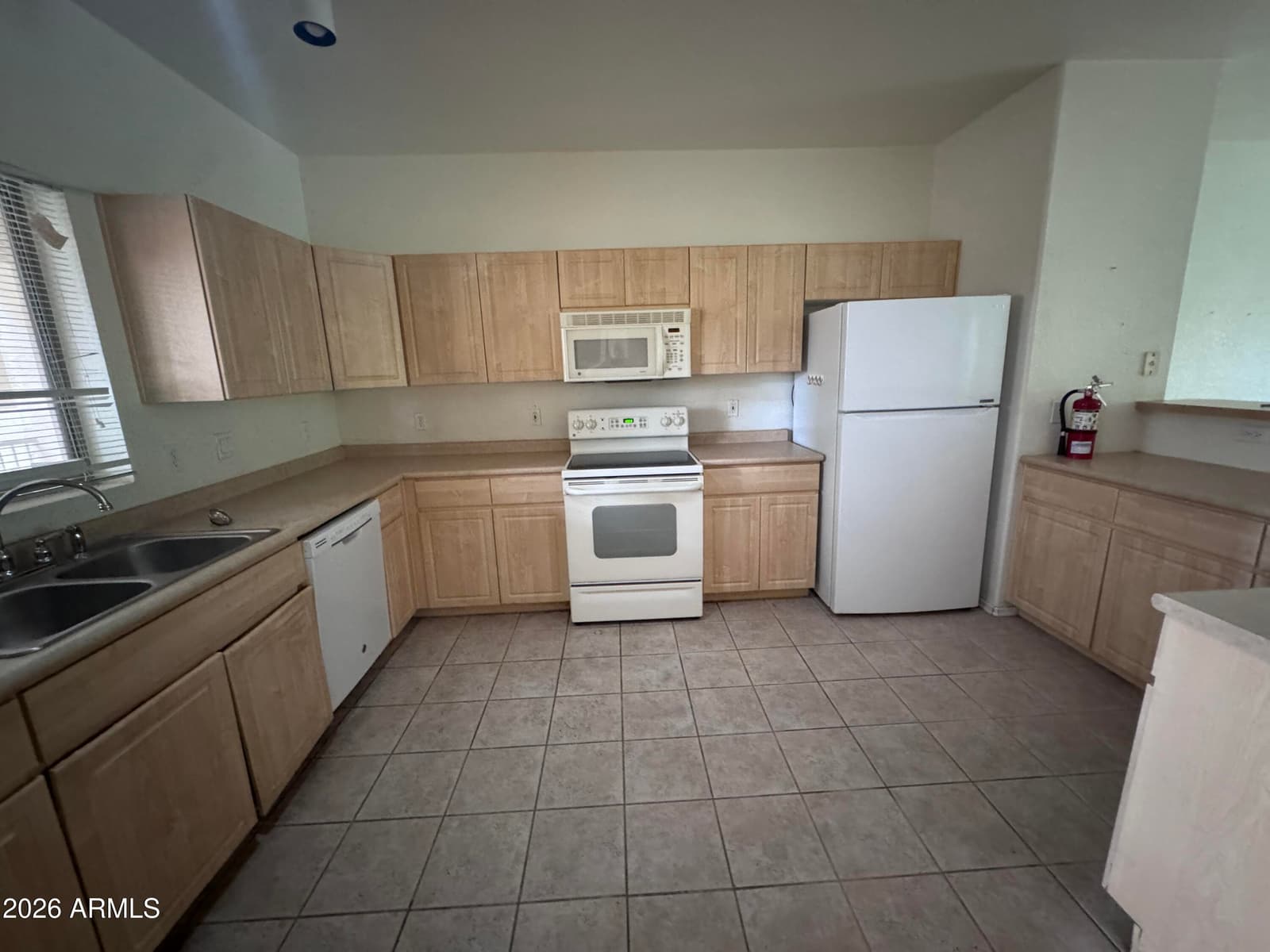 920 E Devonshire Avenue 2006, Phoenix, AZ 85014 — photo 5 of 14