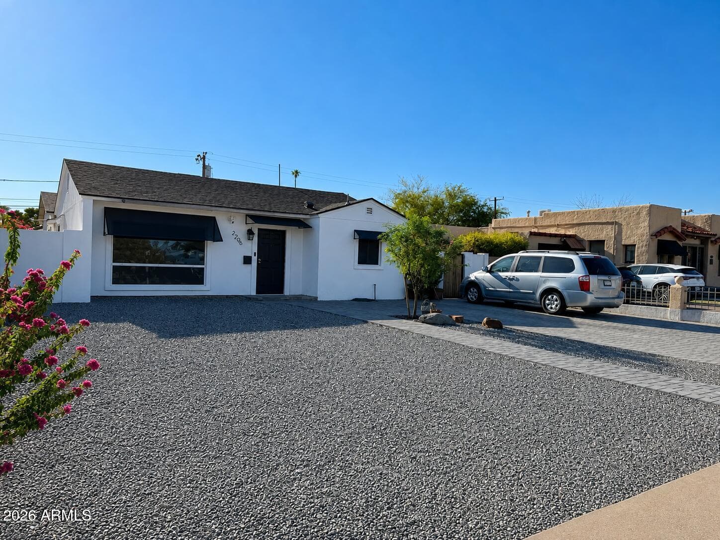 2206 N 15th Avenue, Phoenix, AZ 85007 — photo 1 of 16